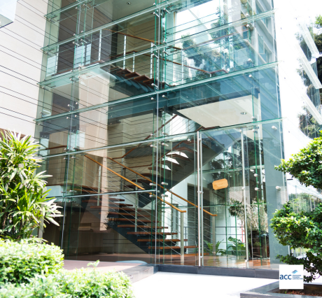 Why Well-Kept Green Spaces Are Essential for Commercial Buildings